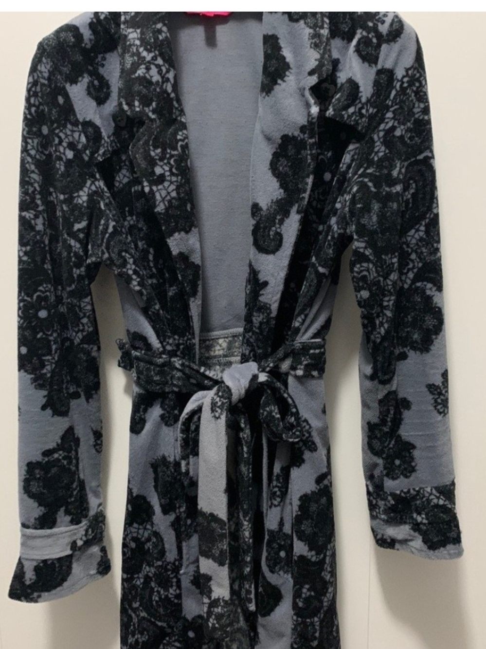 Betsey Johnson Black Floral Soft Cozy Plush Gray RobeTie Waist Burnout Look